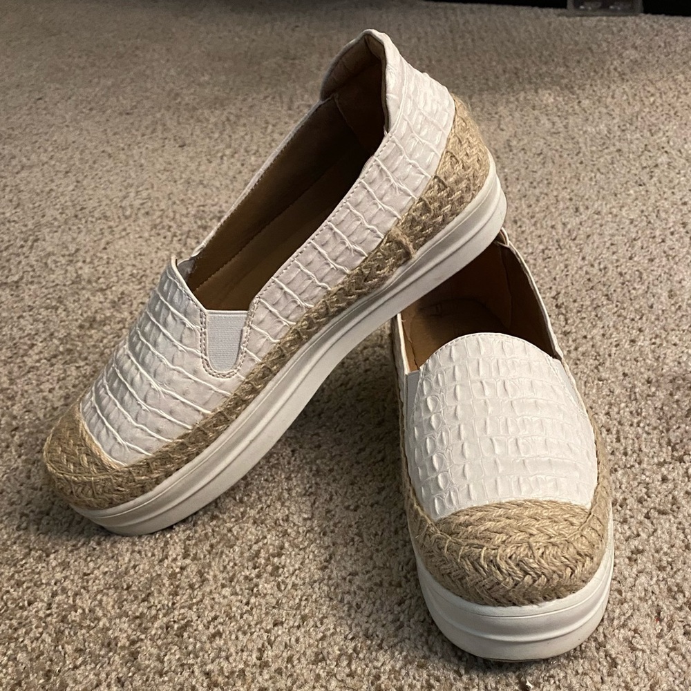 Women’s GLAZE White Alligator and Tan Shoes Size 10 🤍🤎